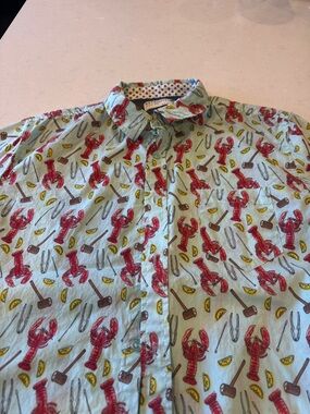 Retrofit Light Blue Short-Sleeve Button-Down with Red Lobster Pattern